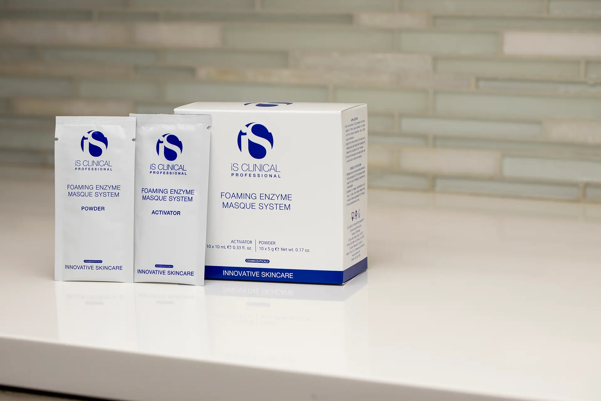 Přehled procedur a produktů iS Clinical - FOAMING ENZYME TREATMENT FACIAL