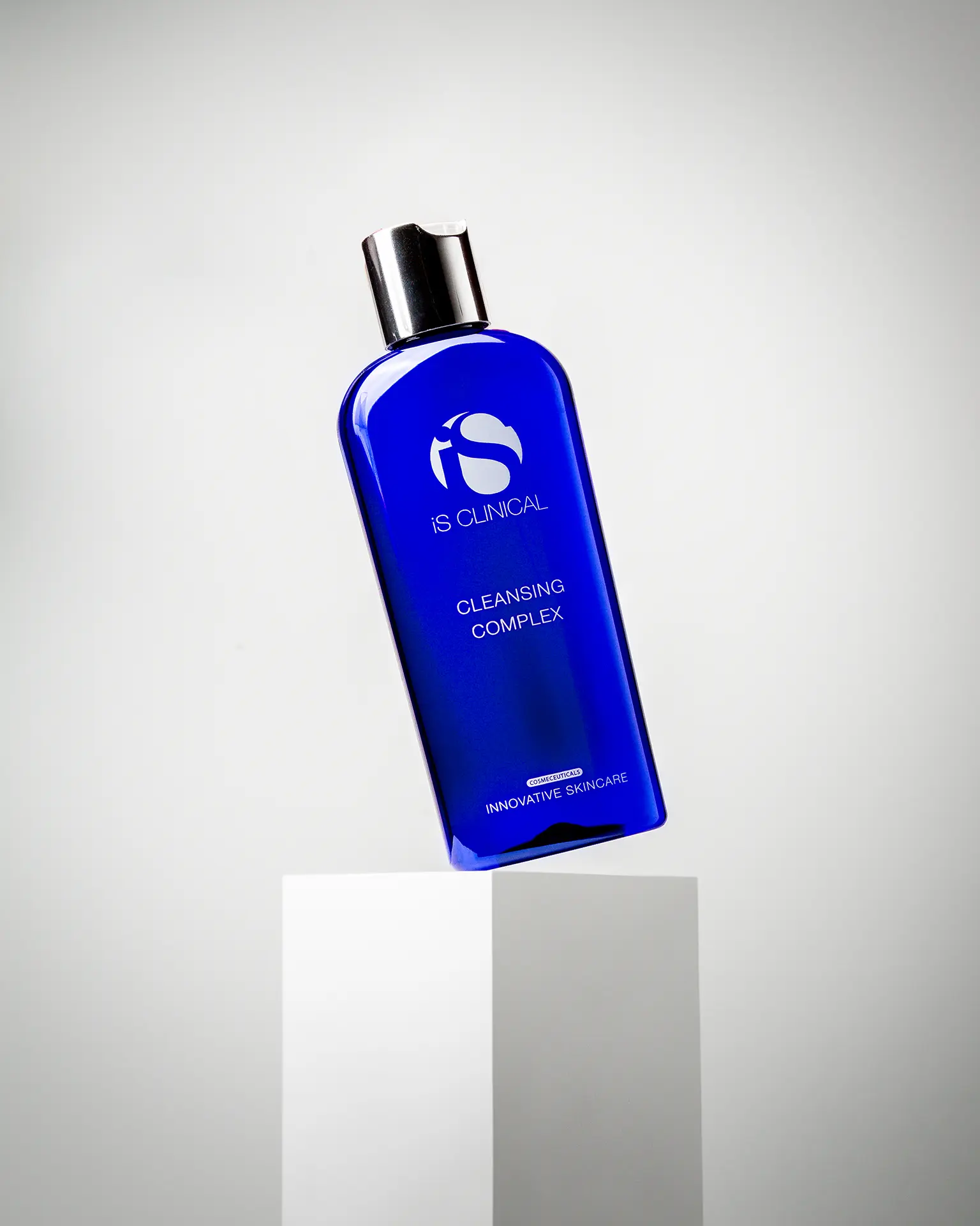 Doporučené produkty iS Clinical pro hyperpigmentaci - Cleansing Complex