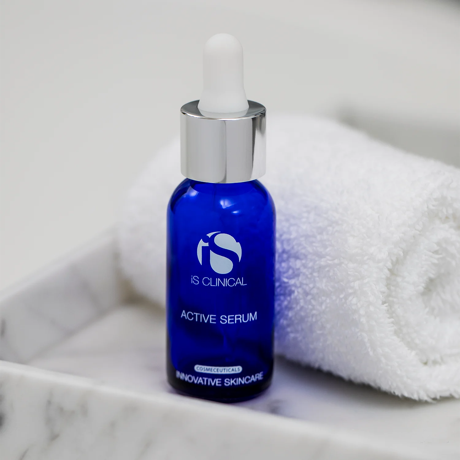Podrobný přehled produktů ze sady Pure Clarity Collection - Active Serum
