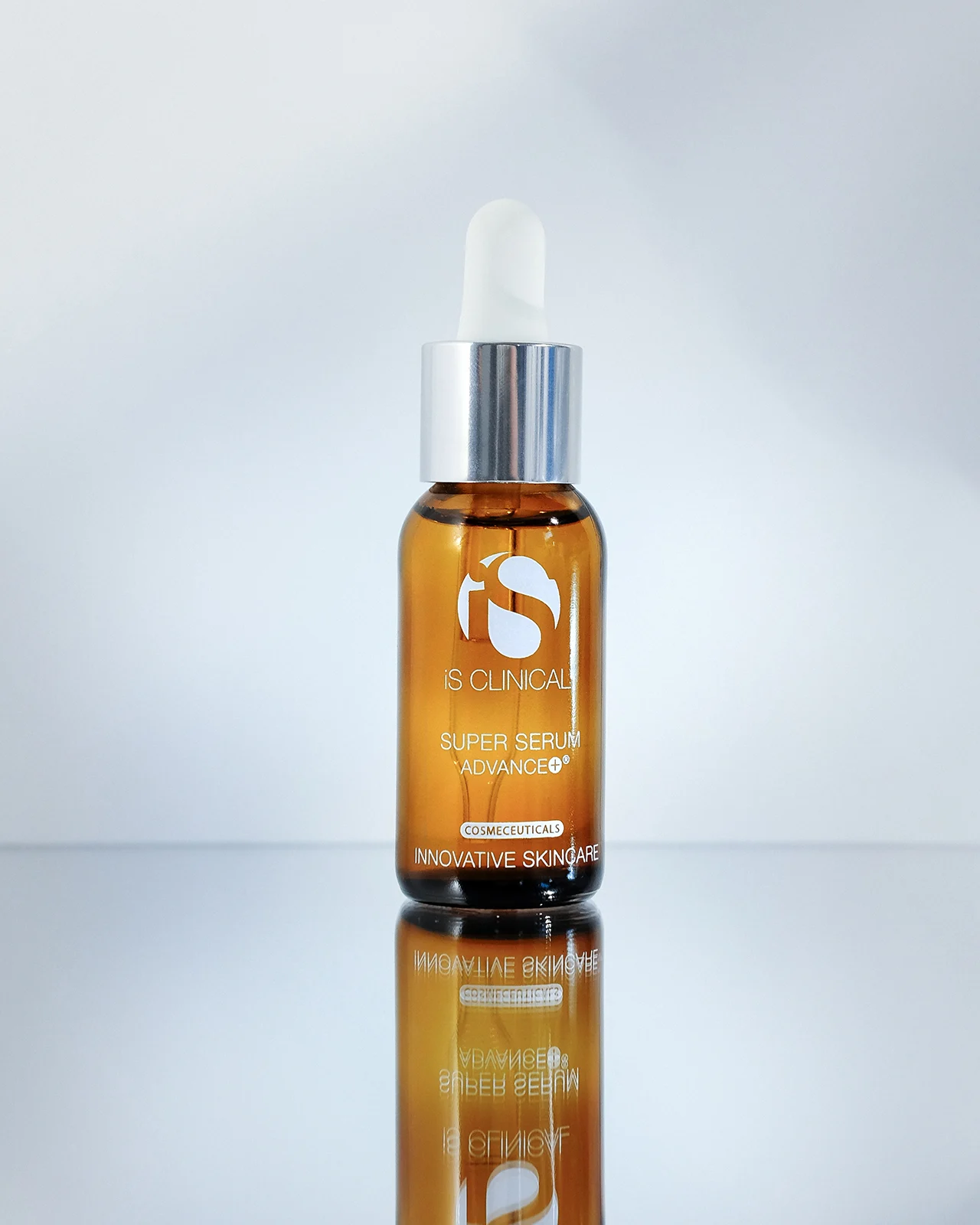 10 sér iS Clinical pro různé problémy pleti - Super Serum Advance+