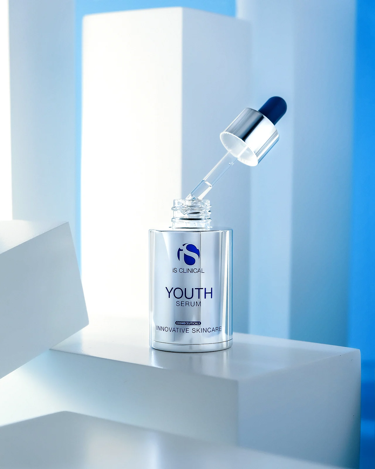 10 sér iS Clinical pro různé problémy pleti - Youth Serum