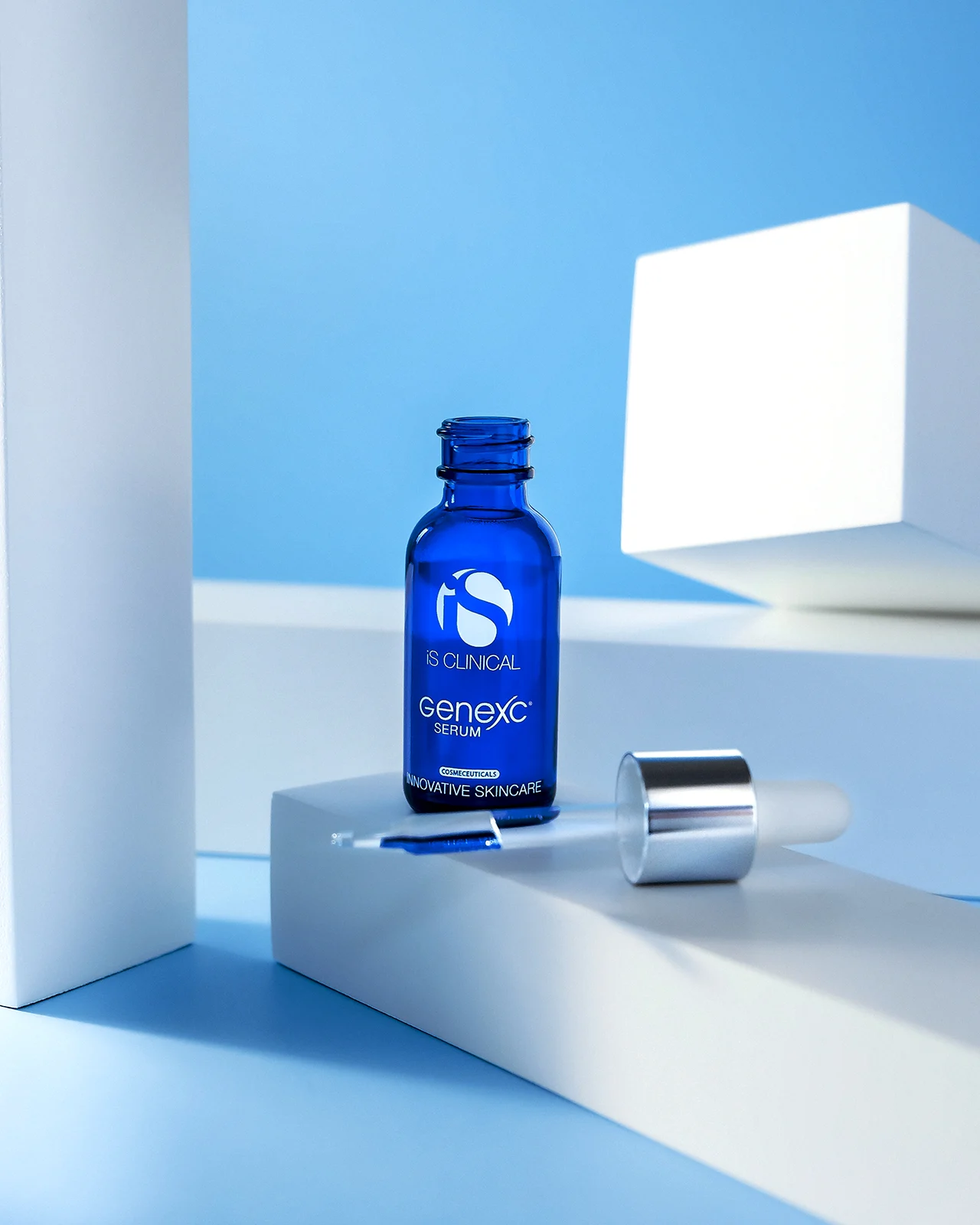 10 sér iS Clinical pro různé problémy pleti - Genexc Serum