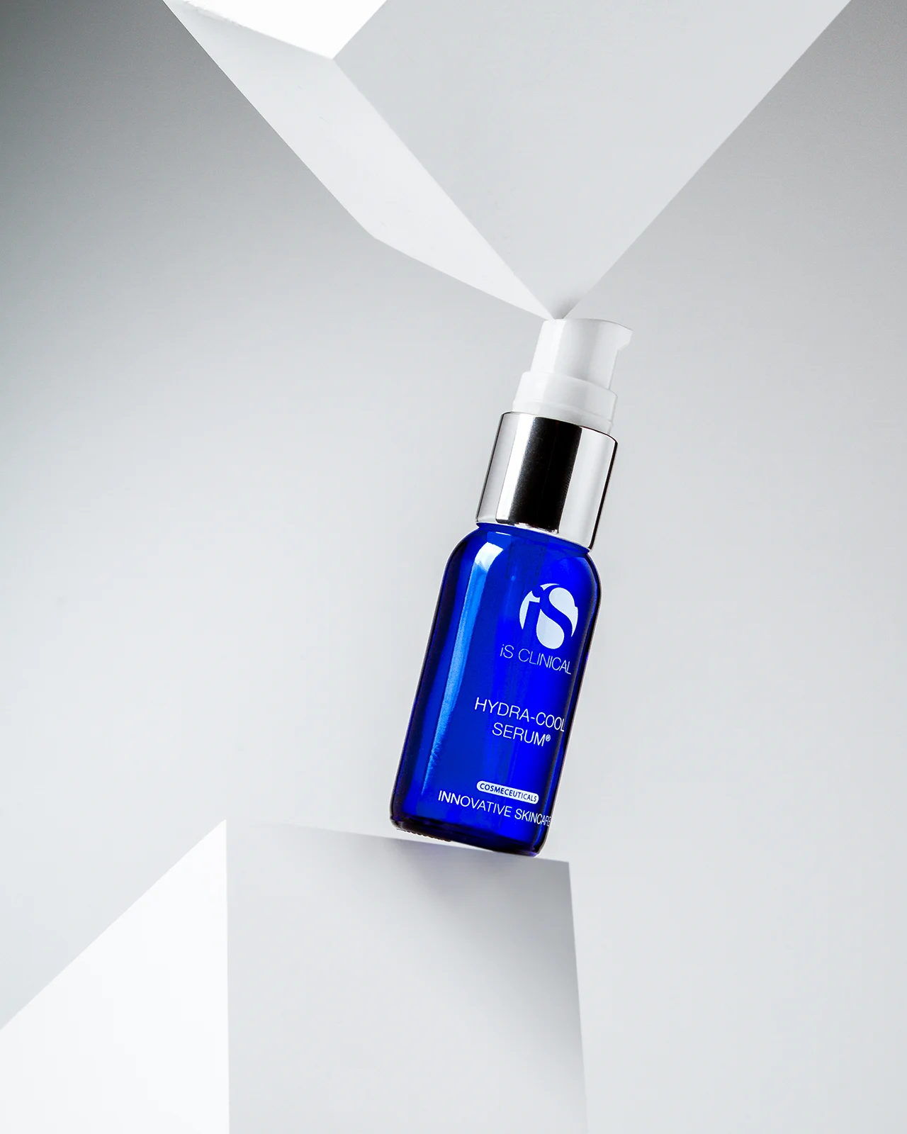 10 sér iS Clinical pro různé problémy pleti - Hydra-Cool Serum