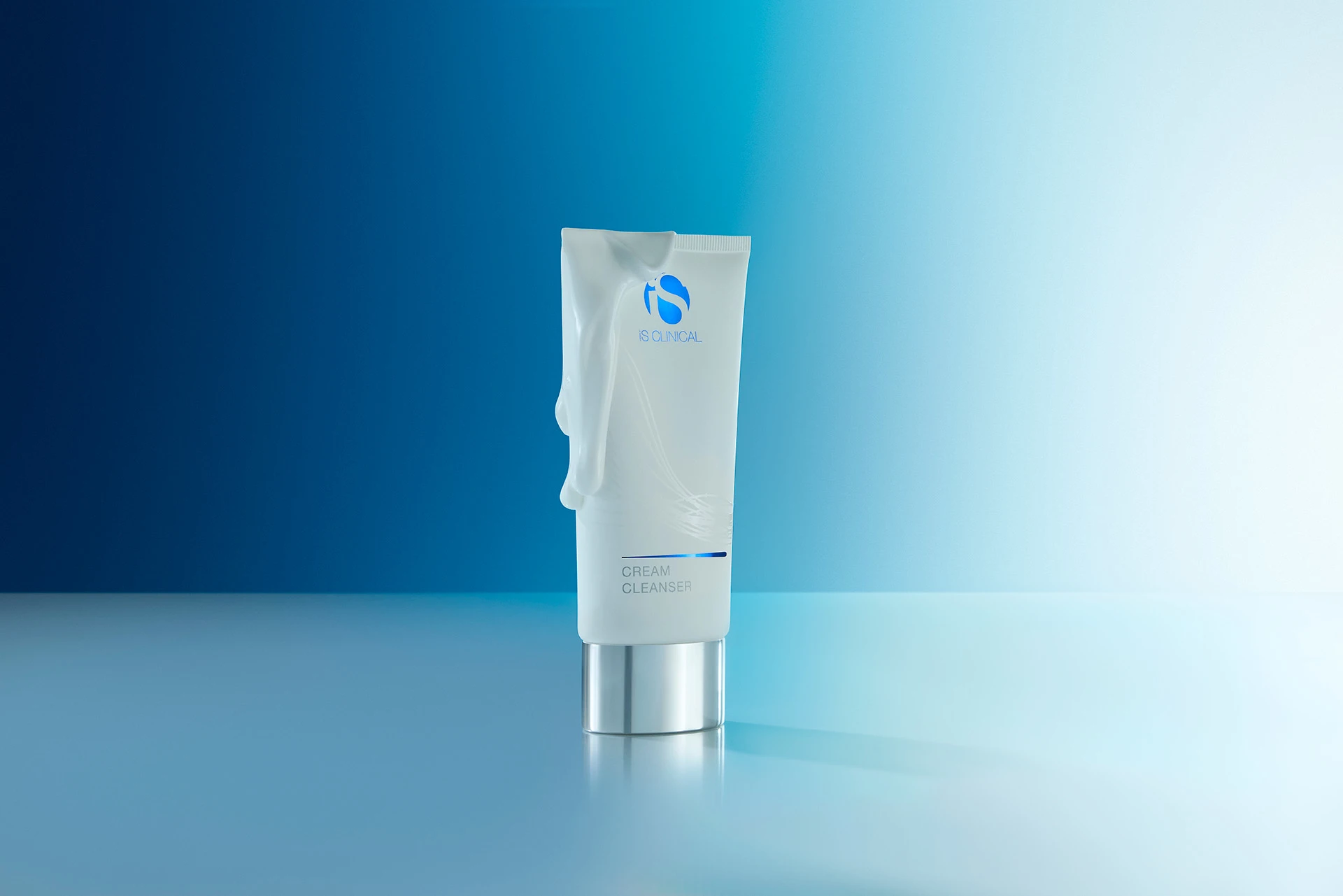 Podívejme se podrobně na čtyři čisticí přípravky iS Clinical - Cream Cleanser