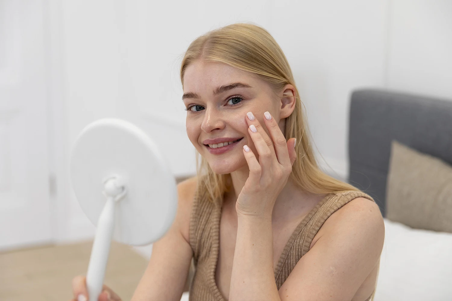 Jak pečovat o citlivou pokožku během nemoci, stresu nebo hormonálních změn s iS Clinical